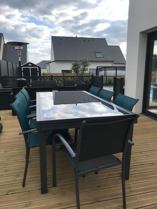 Maison 10 Pers En Bord De Mer Avec Piscine Chauffee Toute L'Annee, Spa Et Hamman Surzur Zewnętrze zdjęcie